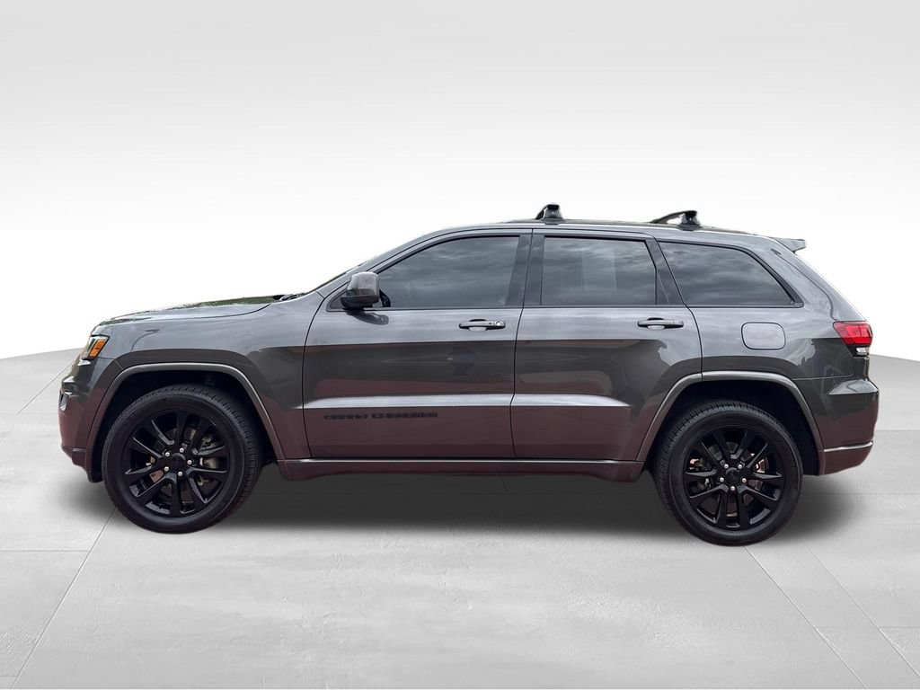 Used 2018 Jeep Grand Cherokee Altitude AWD/4WD image 5