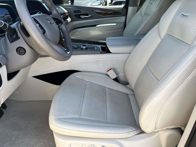 Used 2024 Cadillac Escalade ESV Premium Luxury Platinum image 13