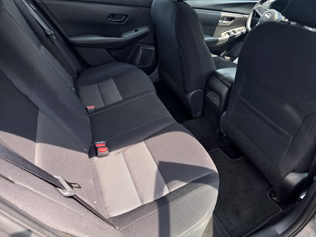 Used 2024 Nissan Sentra SV FWD image 11