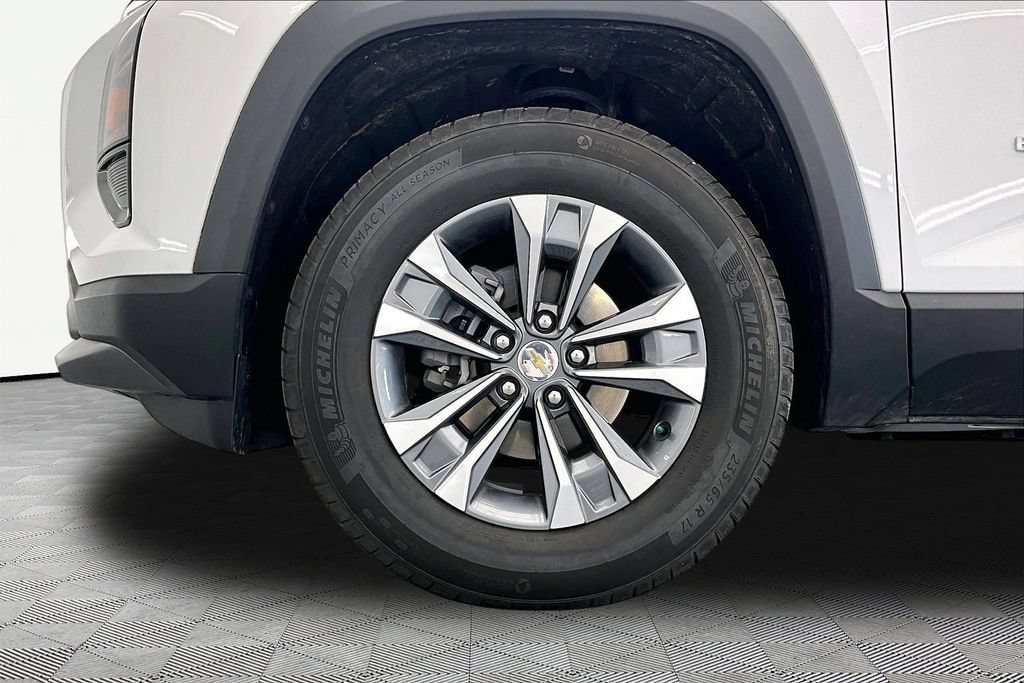 Used 2025 Chevrolet Equinox LT AWD/4WD image 9