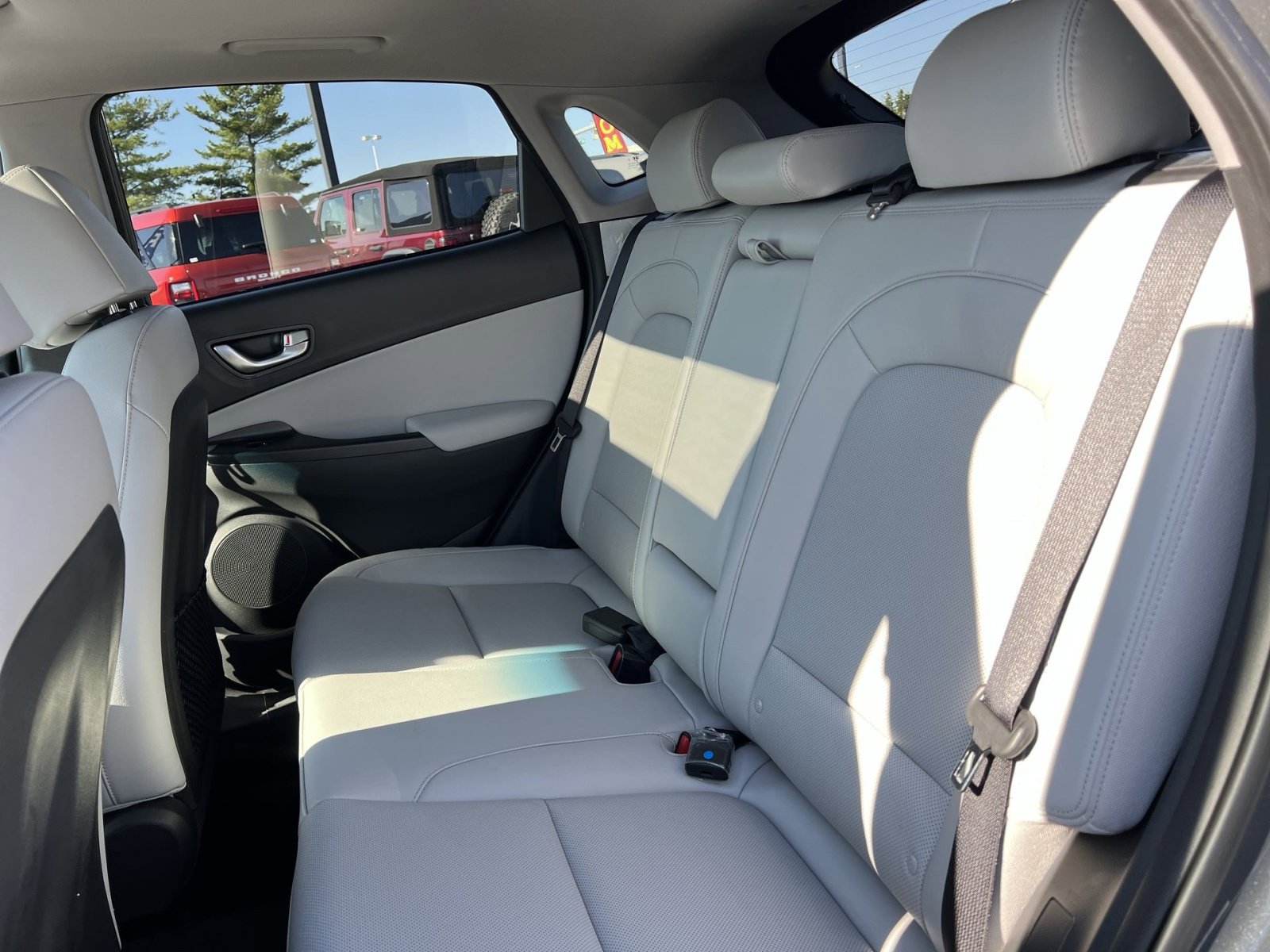 Used 2023 Hyundai Kona Limited AWD/4WD image 33