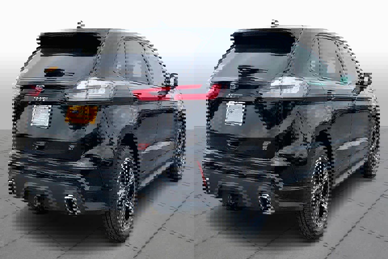 Certified 2022 Ford Edge ST w/ Equipment Group 401A image 3