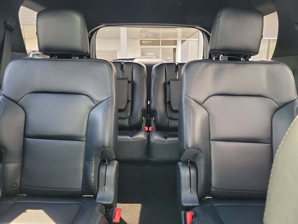 Certified 2019 Ford Explorer XLT w/ Equipment Group 202A AWD/4WD image 17