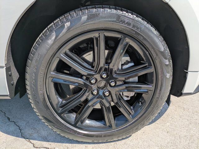 Certified 2024 Ford Edge ST-Line image 10