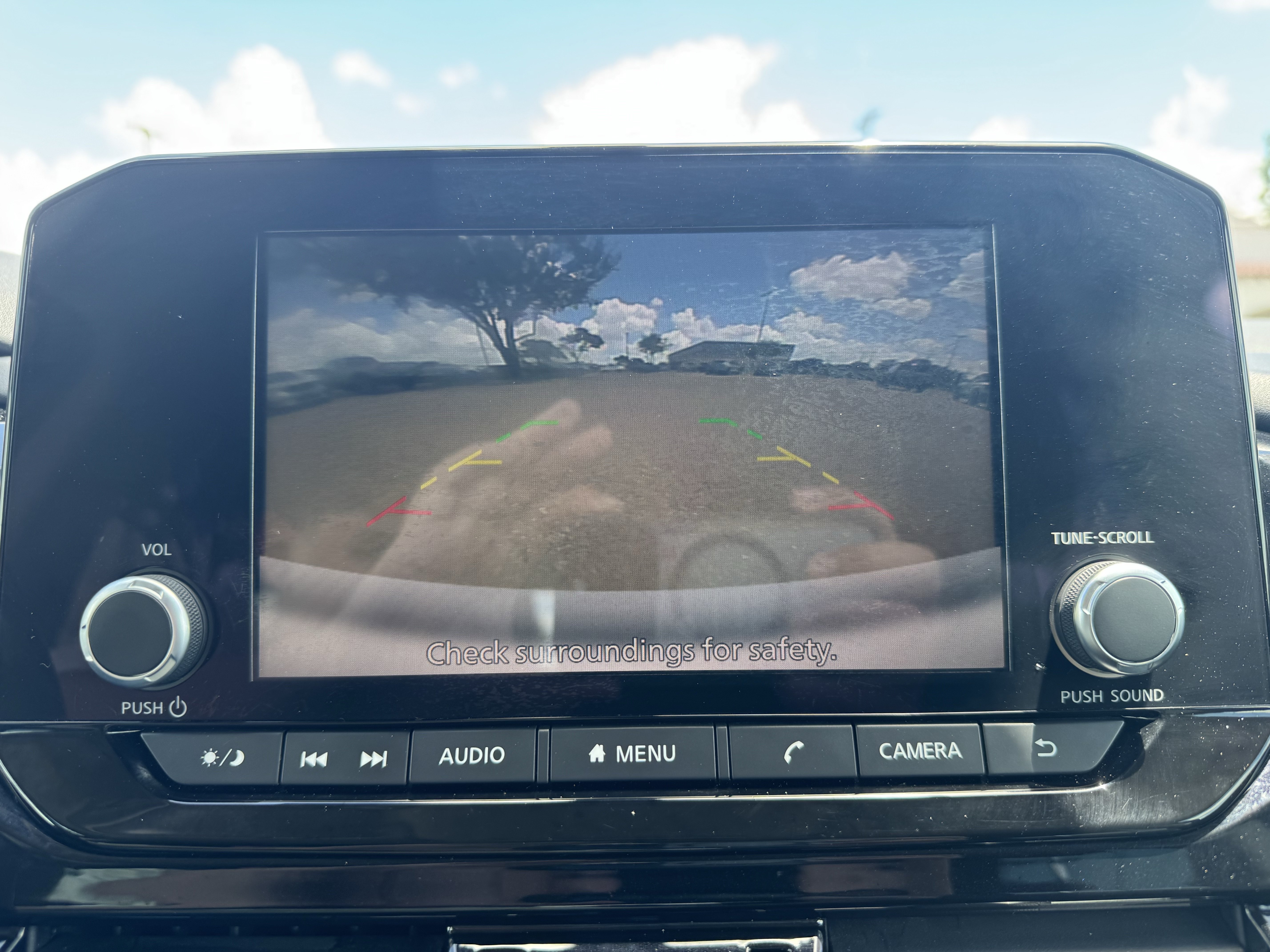 Used 2022 Nissan Pathfinder SV FWD image 17