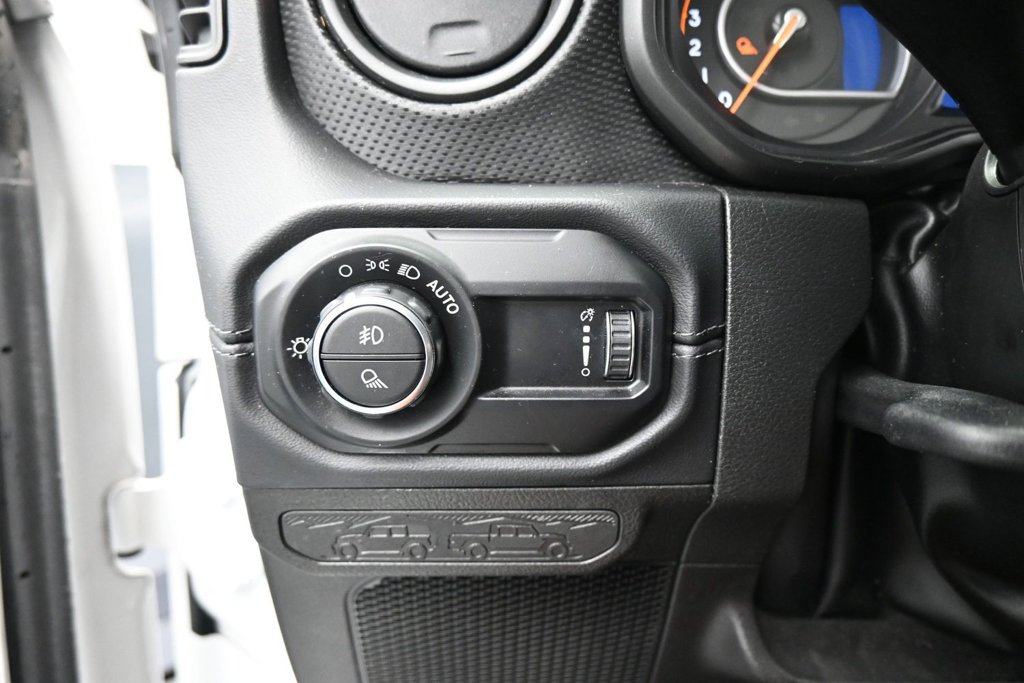 Used 2024 Jeep Gladiator Mojave AWD/4WD image 18