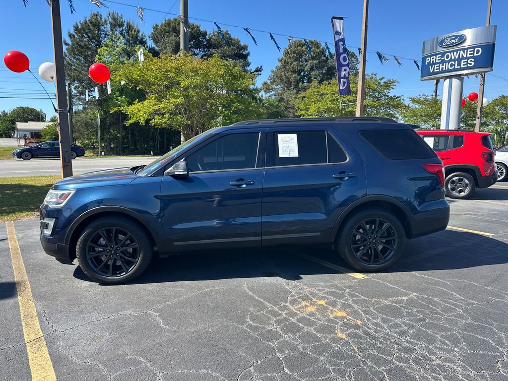 Certified 2017 Ford Explorer XLT w/ Equipment Group 202A FWD image 4