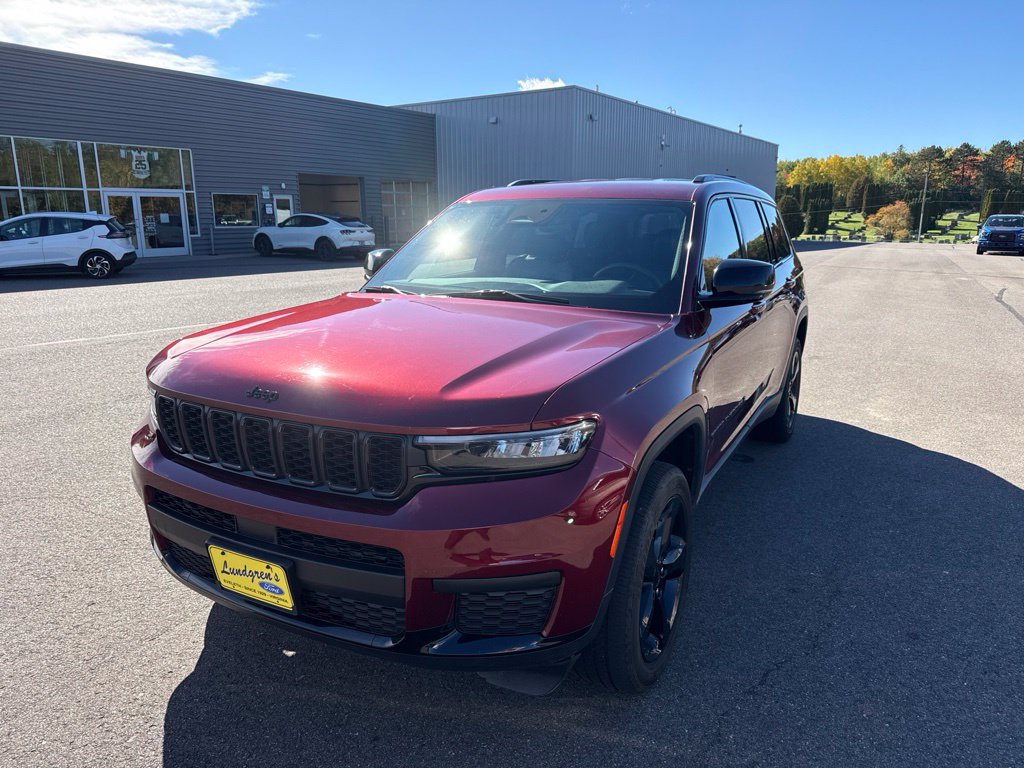 Used 2023 Jeep Grand Cherokee L Laredo AWD/4WD image 1