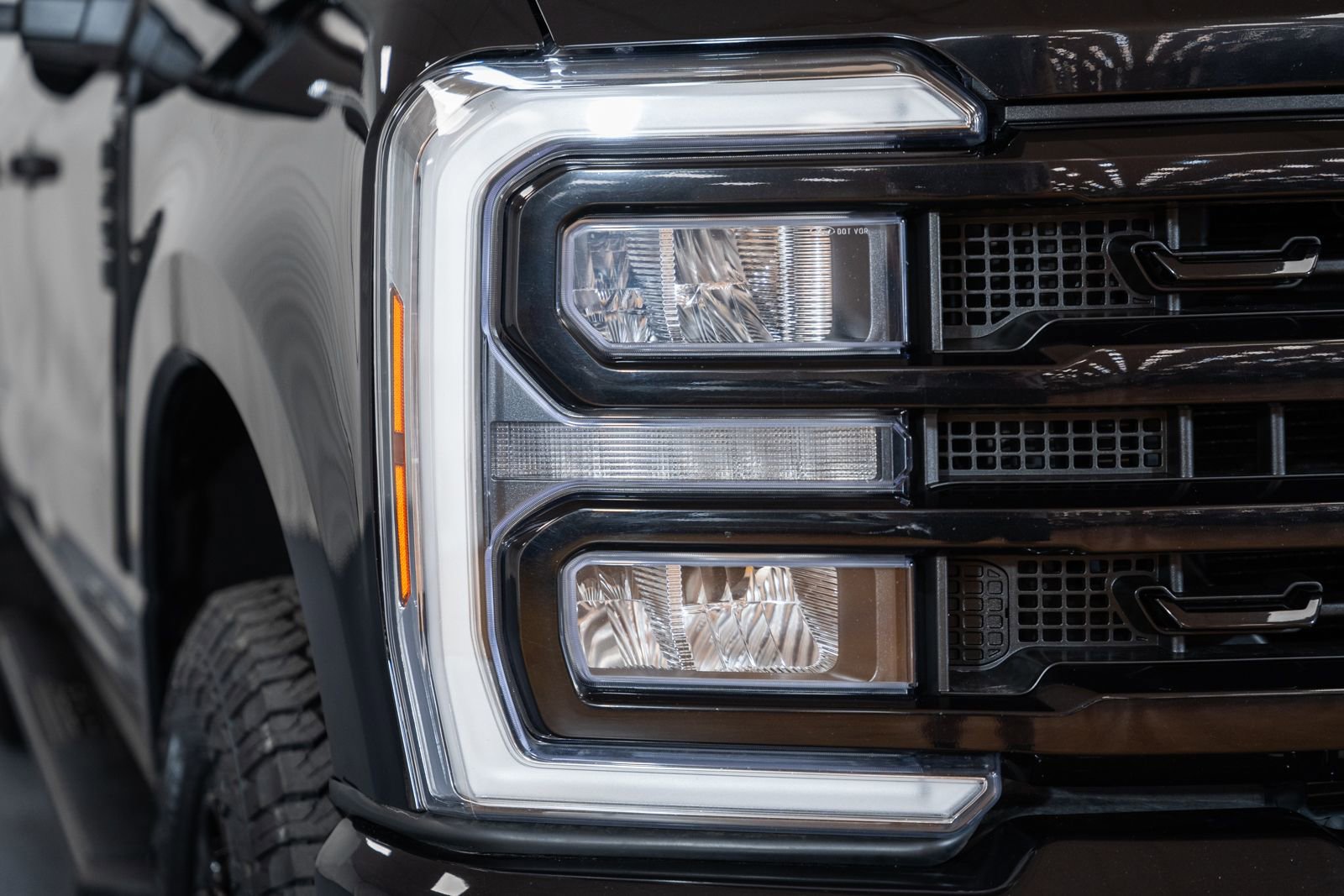 Certified 2024 Ford F250 Lariat w/ Lariat Ultimate Package image 13