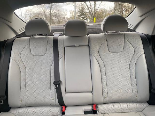 Used 2022 Hyundai Elantra Limited image 26