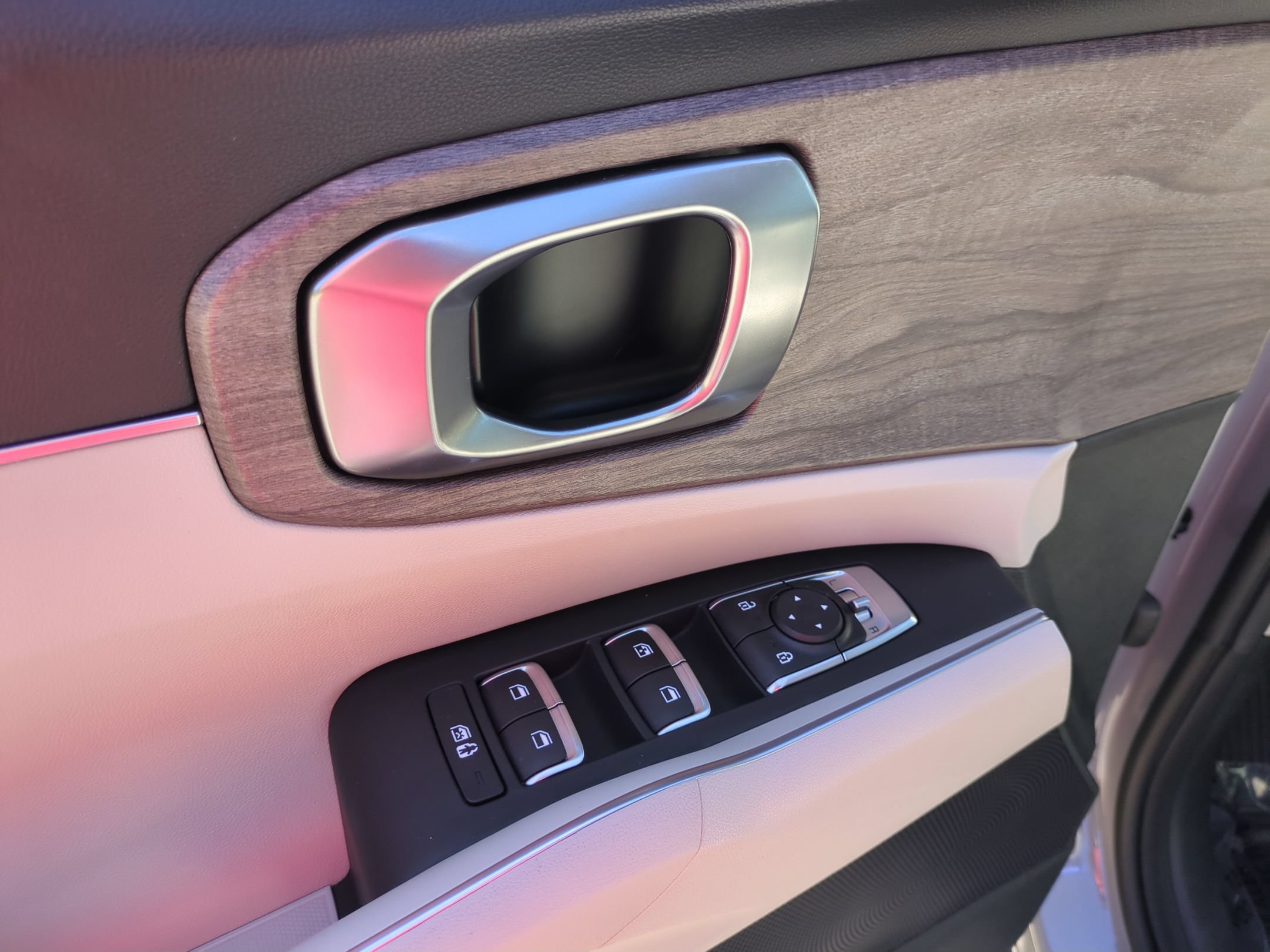 Used 2023 Kia Sorento EX w/ Panoramic Sunroof Package FWD image 15