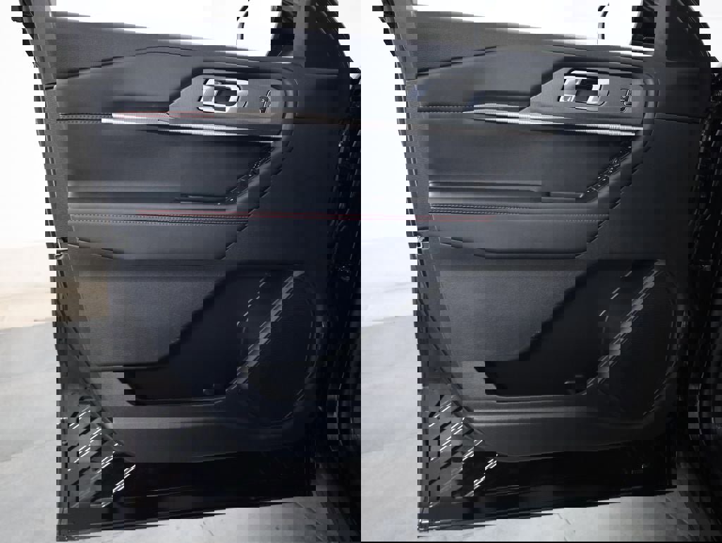 Certified 2025 Ford Explorer ST-Line image 10