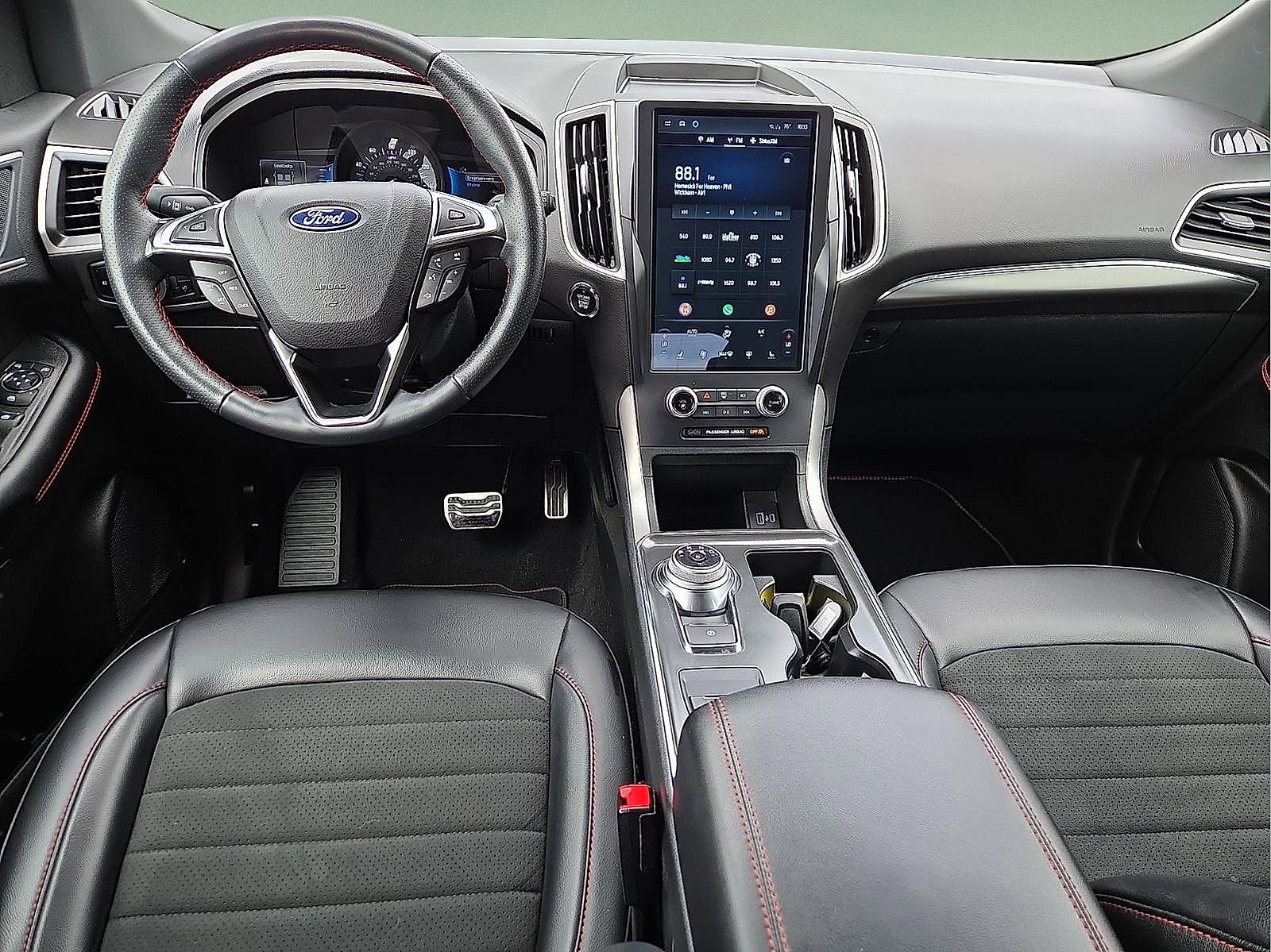 Certified 2024 Ford Edge ST-Line AWD/4WD image 11