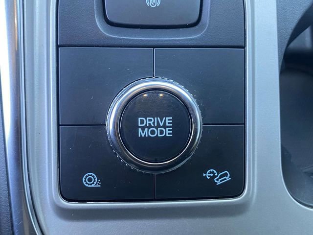 Certified 2022 Ford Explorer XLT w/ Equipment Group 202A AWD/4WD image 31