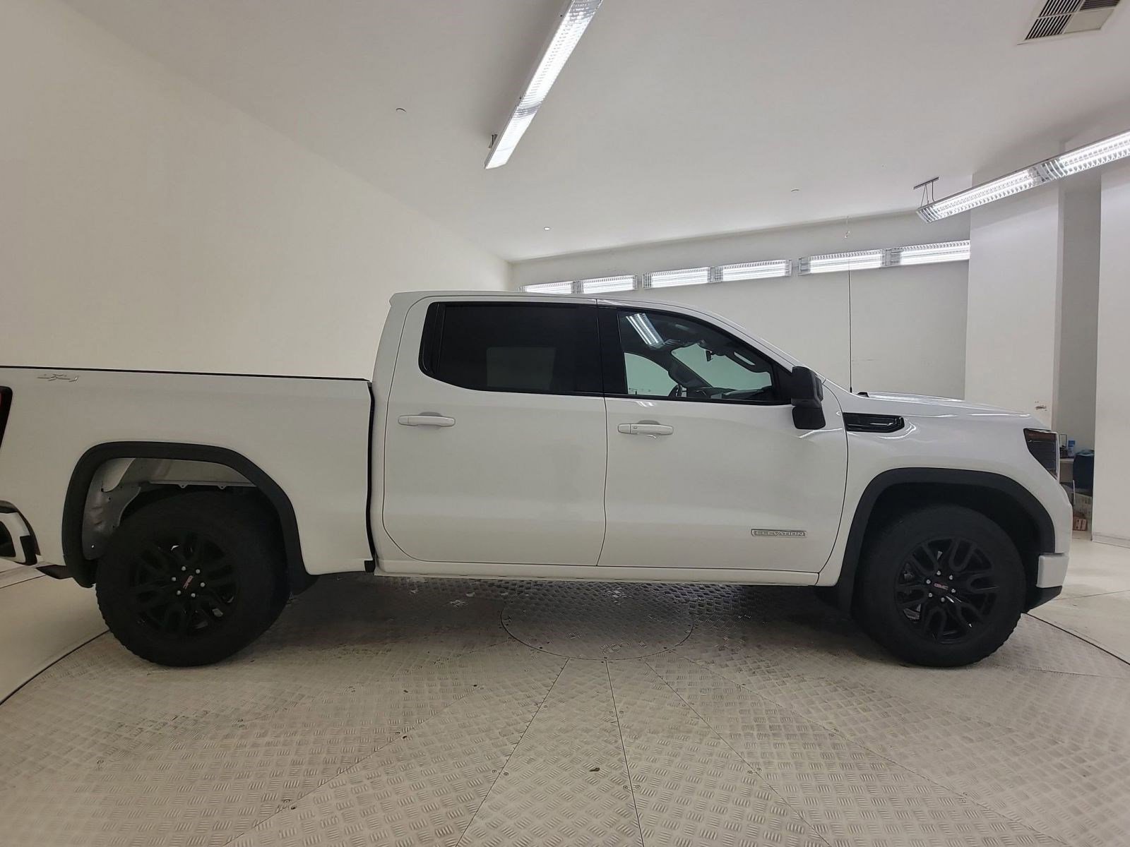 Used 2024 GMC Sierra 1500 Elevation AWD/4WD image 6
