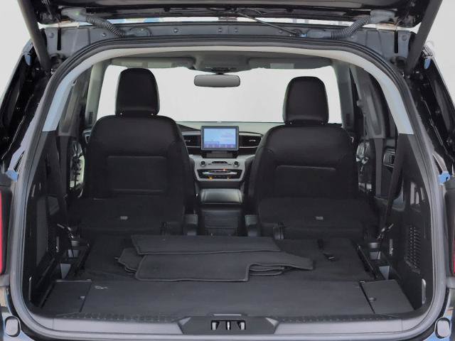 Certified 2023 Ford Explorer XLT w/ Equipment Group 202A AWD/4WD image 5
