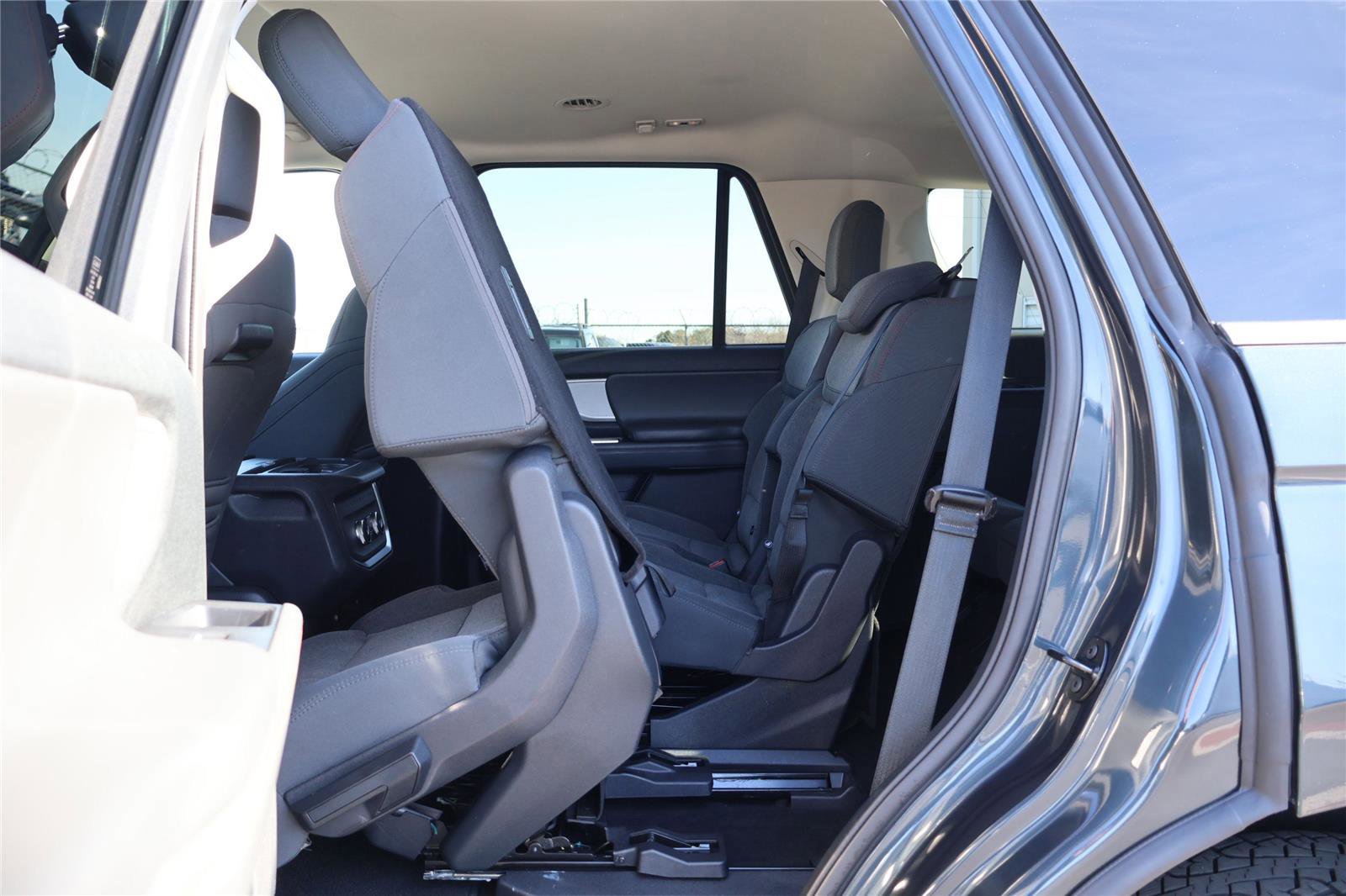 Certified 2025 Ford Expedition Active image 31