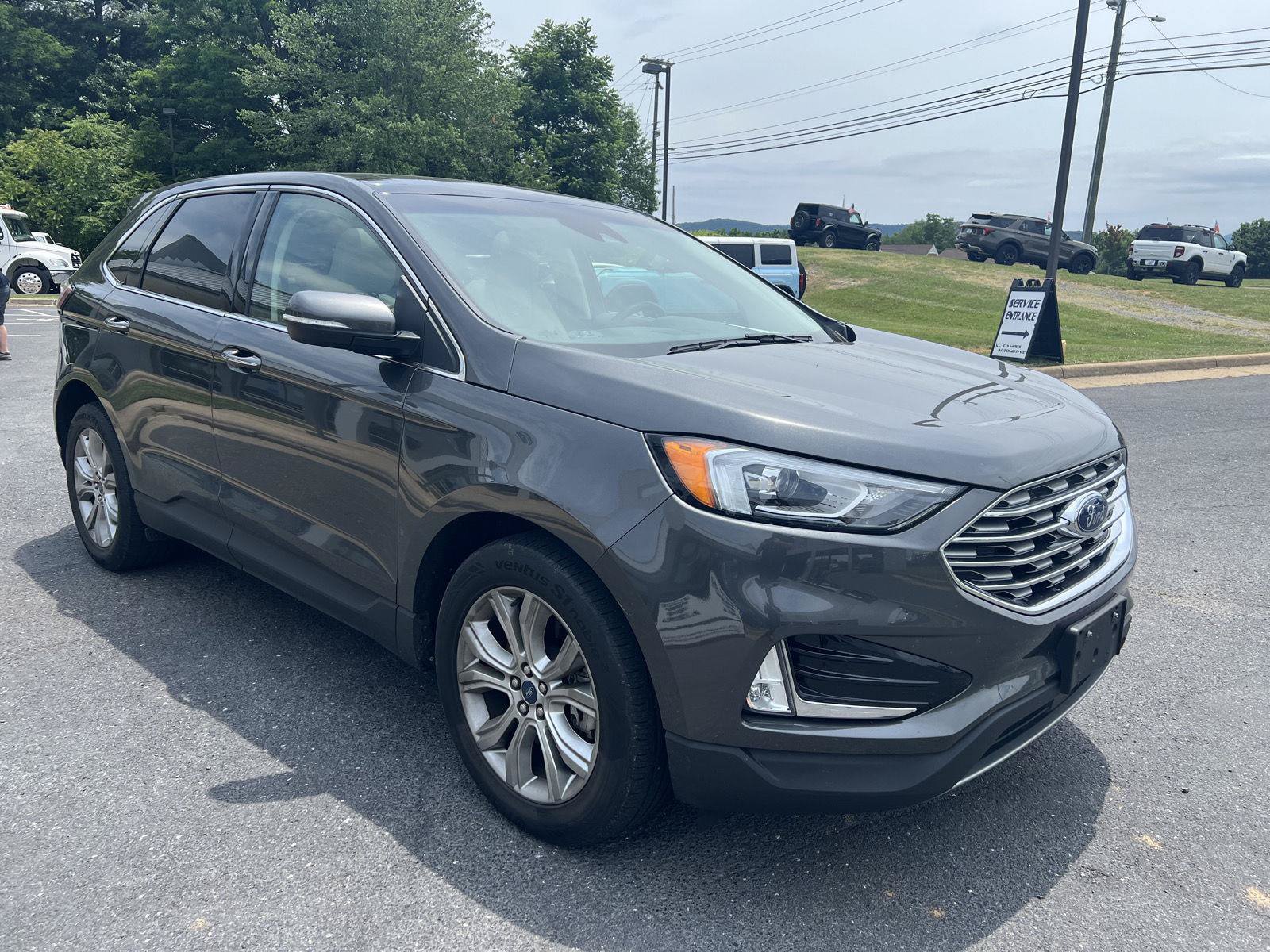 Certified 2019 Ford Edge Titanium AWD/4WD image 7