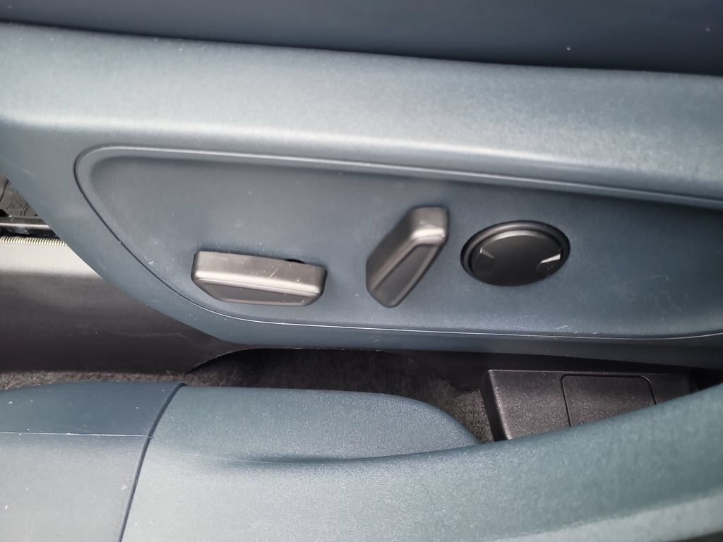 Certified 2024 Ford Maverick Lariat w/ FX4 Off-Road Package AWD/4WD image 16