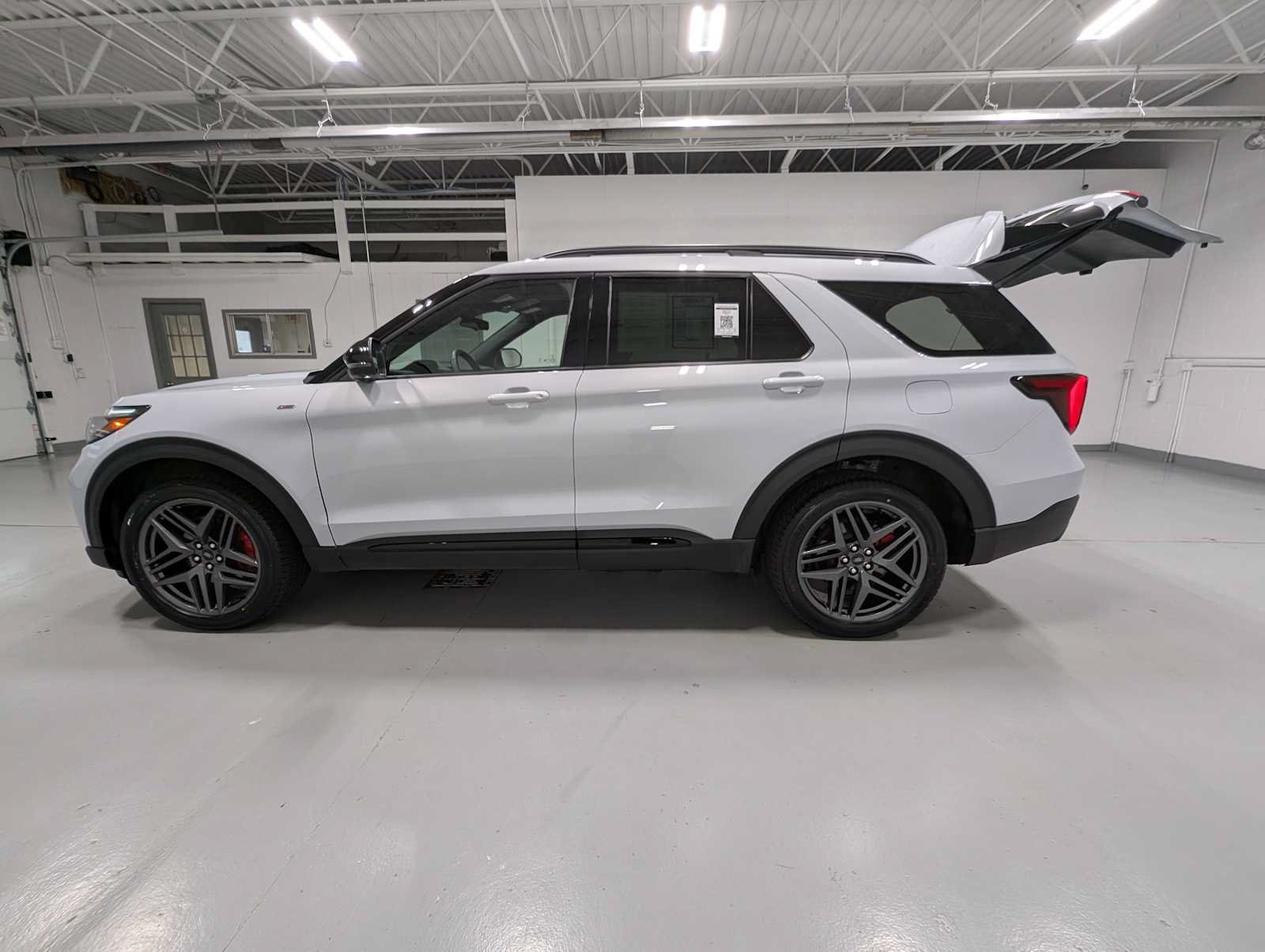 Certified 2026 Ford Explorer ST-Line w/ ST-Line Street Pack AWD/4WD image 12