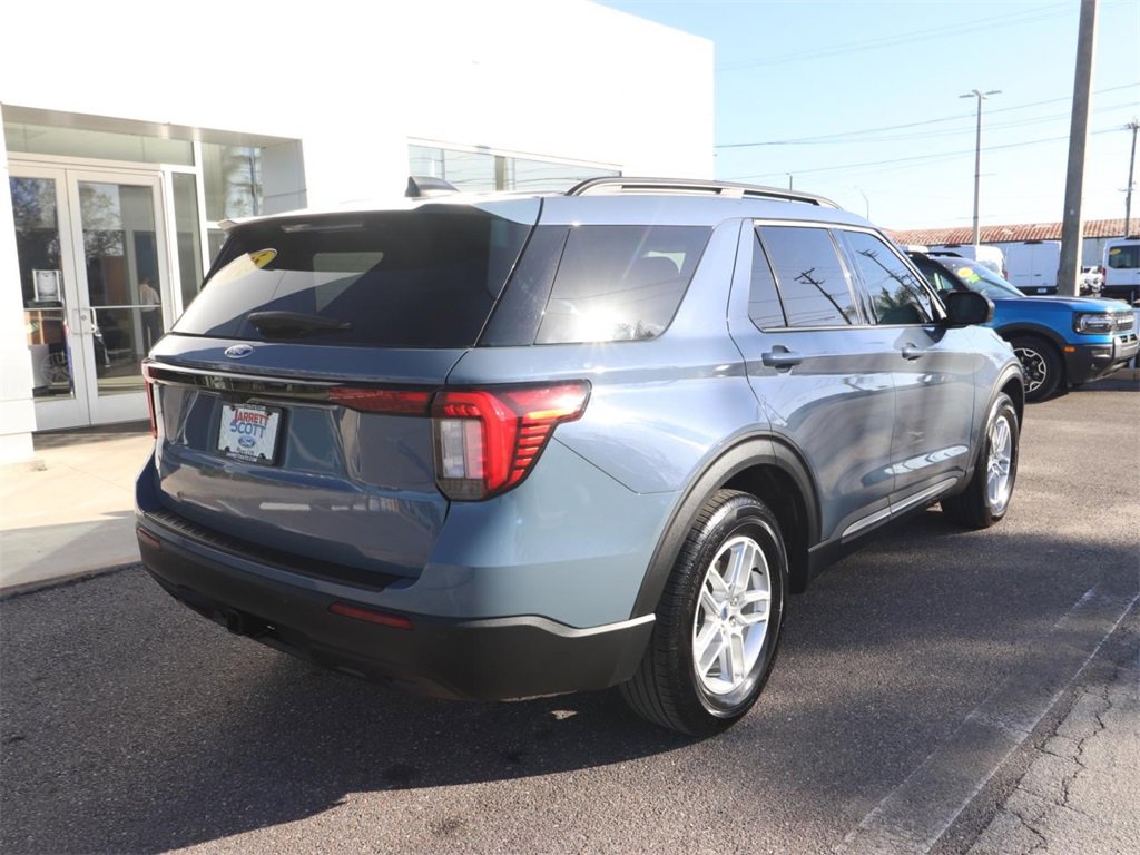 Certified 2025 Ford Explorer Active image 11