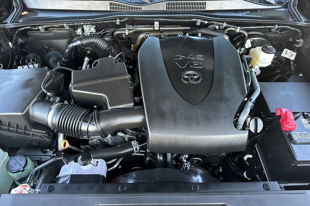 Used 2021 Toyota Tacoma SR5 w/ Blackout Package (TMS) image 20