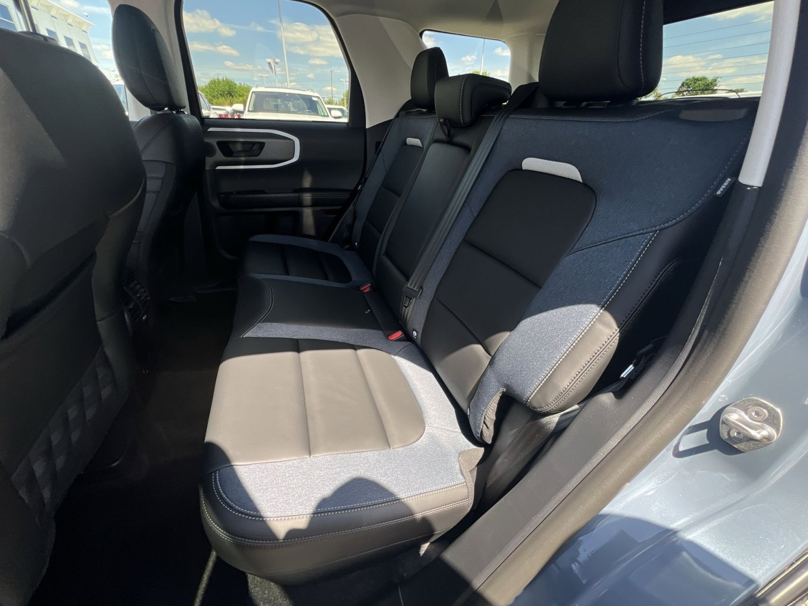 Certified 2025 Ford Bronco Sport Outer Banks w/ Outer Banks Tech Package+ AWD/4WD image 32