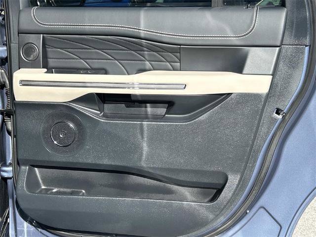 Certified 2022 Ford Expedition Max Platinum image 24