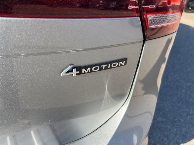 Used 2022 Volkswagen Tiguan SE w/ Panoramic Sunroof Package image 21