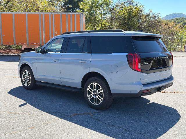 Certified 2025 Ford Expedition Active AWD/4WD image 4