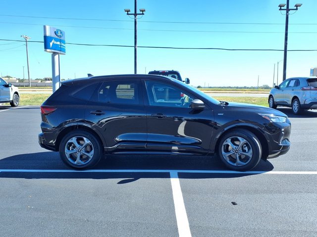 Certified 2023 Ford Escape ST-Line w/ Tech Pack #1 FWD image 6