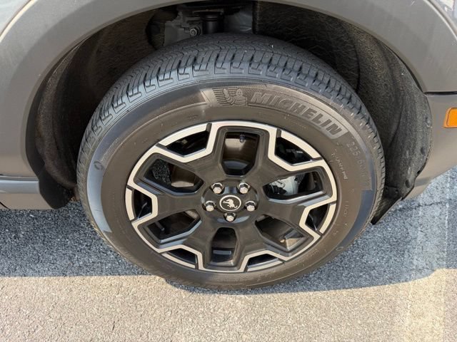 Certified 2025 Ford Bronco Sport Outer Banks w/ Outer Banks Tech Package+ AWD/4WD image 11