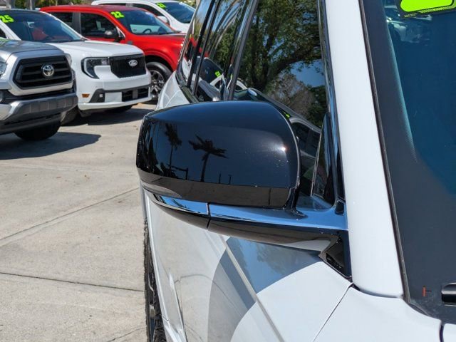 Used 2022 Jeep Grand Cherokee Overland AWD/4WD image 16
