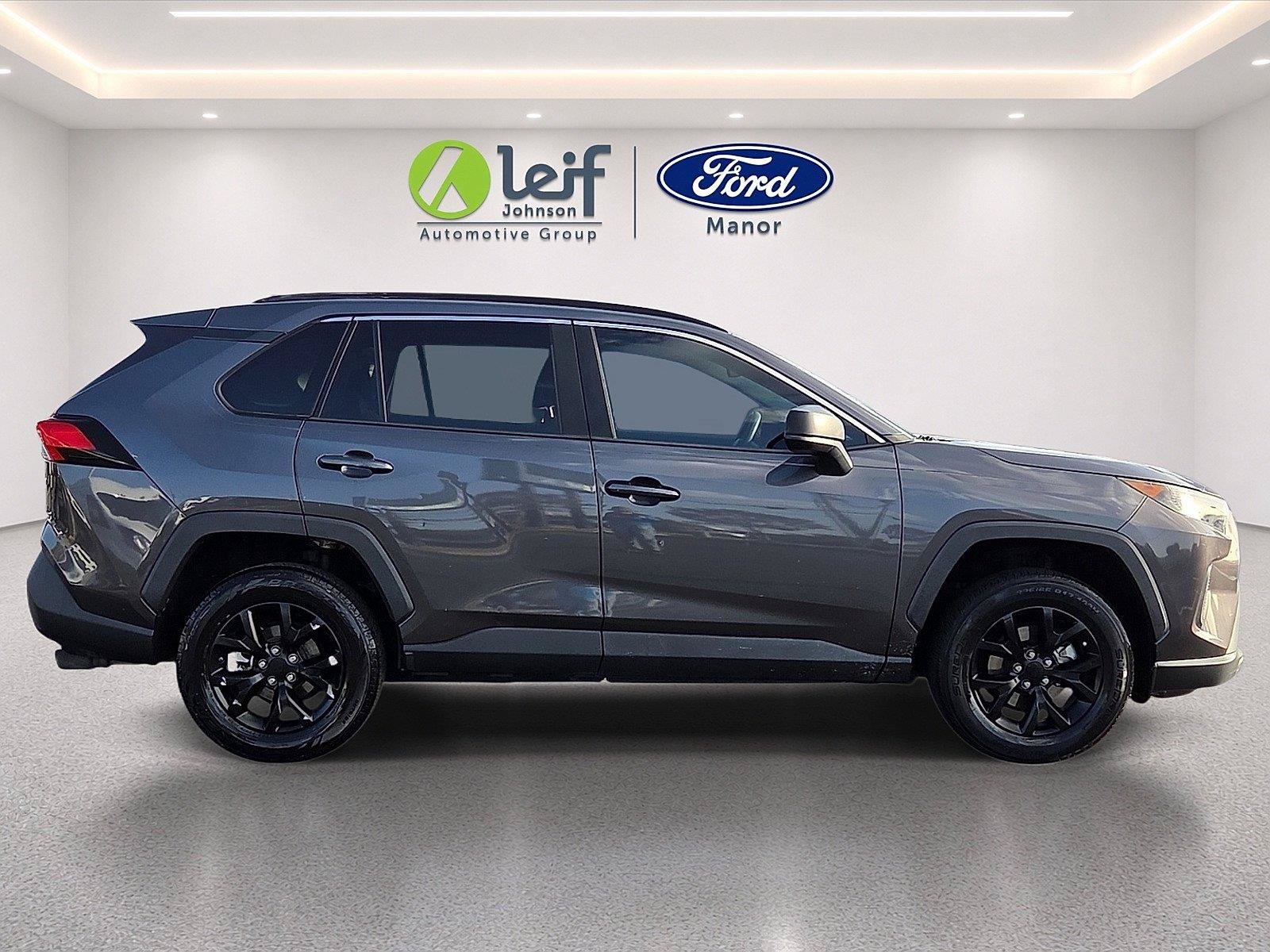Used 2021 Toyota RAV4 LE FWD image 8