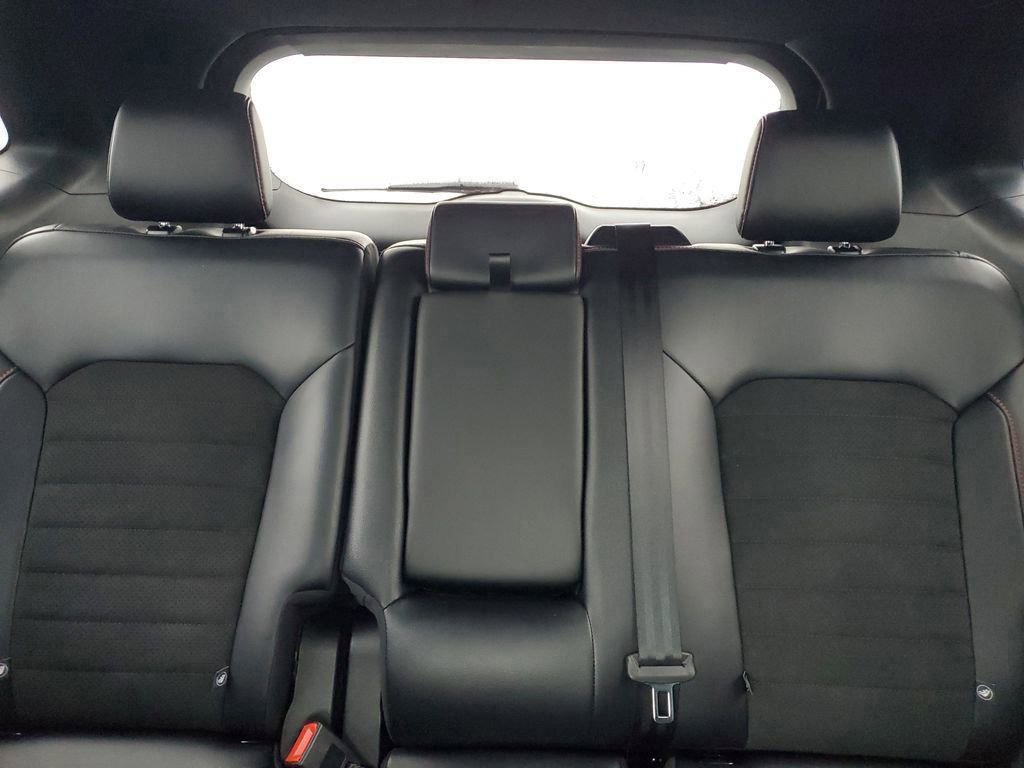 Certified 2023 Ford Edge ST-Line w/ Class II Trailer Tow Package image 31