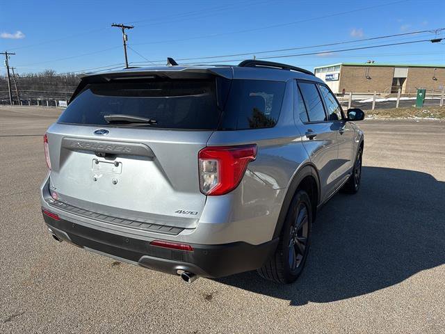 Certified 2024 Ford Explorer XLT w/ Equipment Group 202A image 5