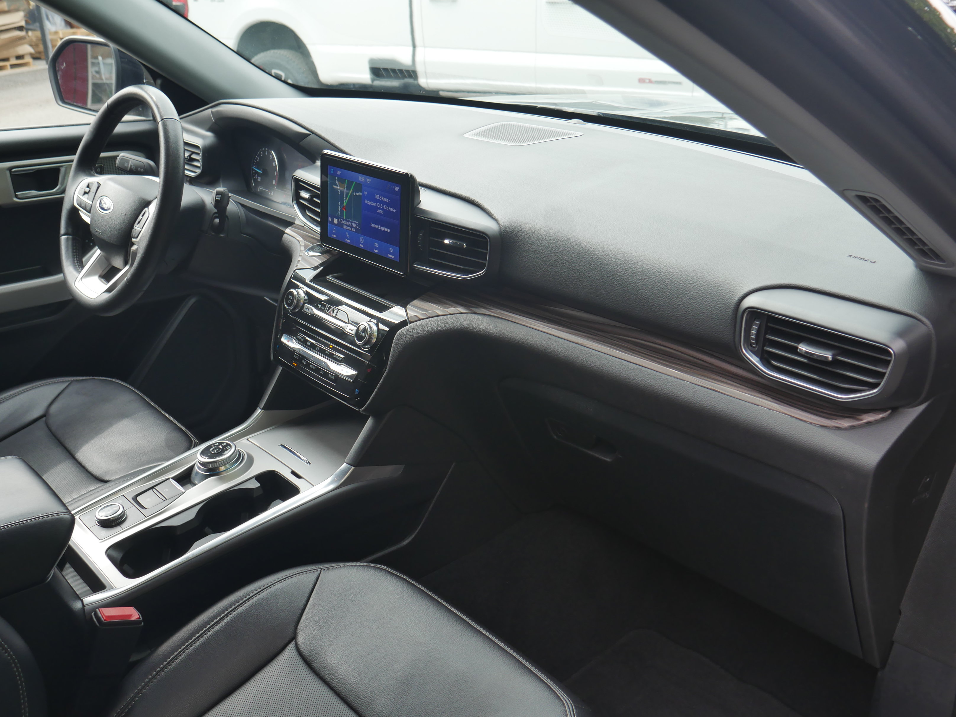 Certified 2024 Ford Explorer Limited AWD/4WD image 28