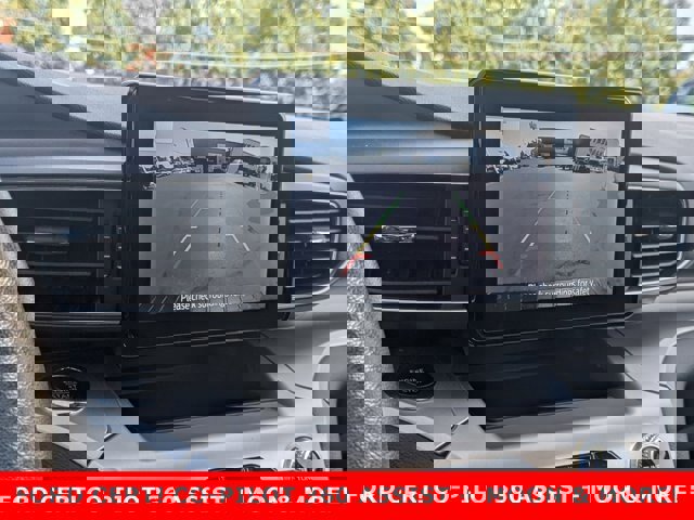 Certified 2022 Ford Explorer XLT w/ Equipment Group 202A image 19