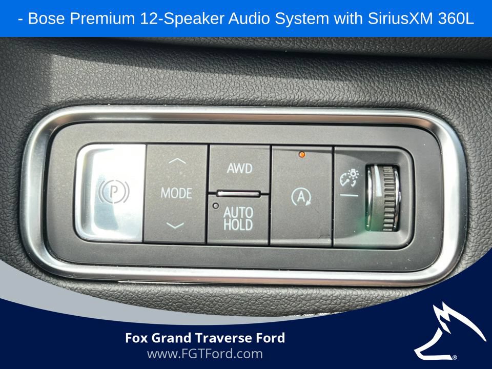 Used 2025 Buick Enclave Preferred AWD/4WD image 17