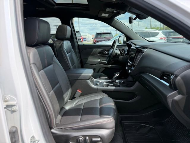 Used 2023 Chevrolet Traverse RS w/ LPO, Floor Liner Package AWD/4WD image 19