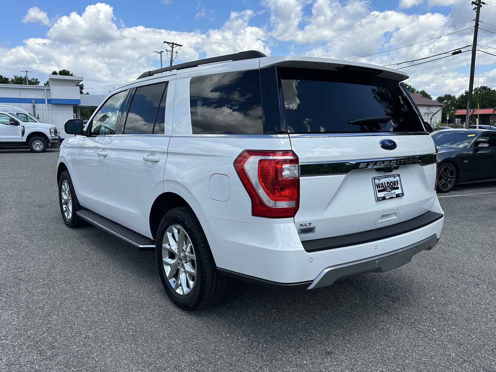 Certified 2020 Ford Expedition XLT w/ Equipment Group 202A AWD/4WD image 4