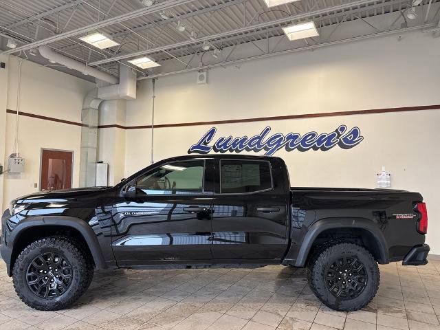 Used 2024 Chevrolet Colorado Trail Boss w/ Technology Package image 2