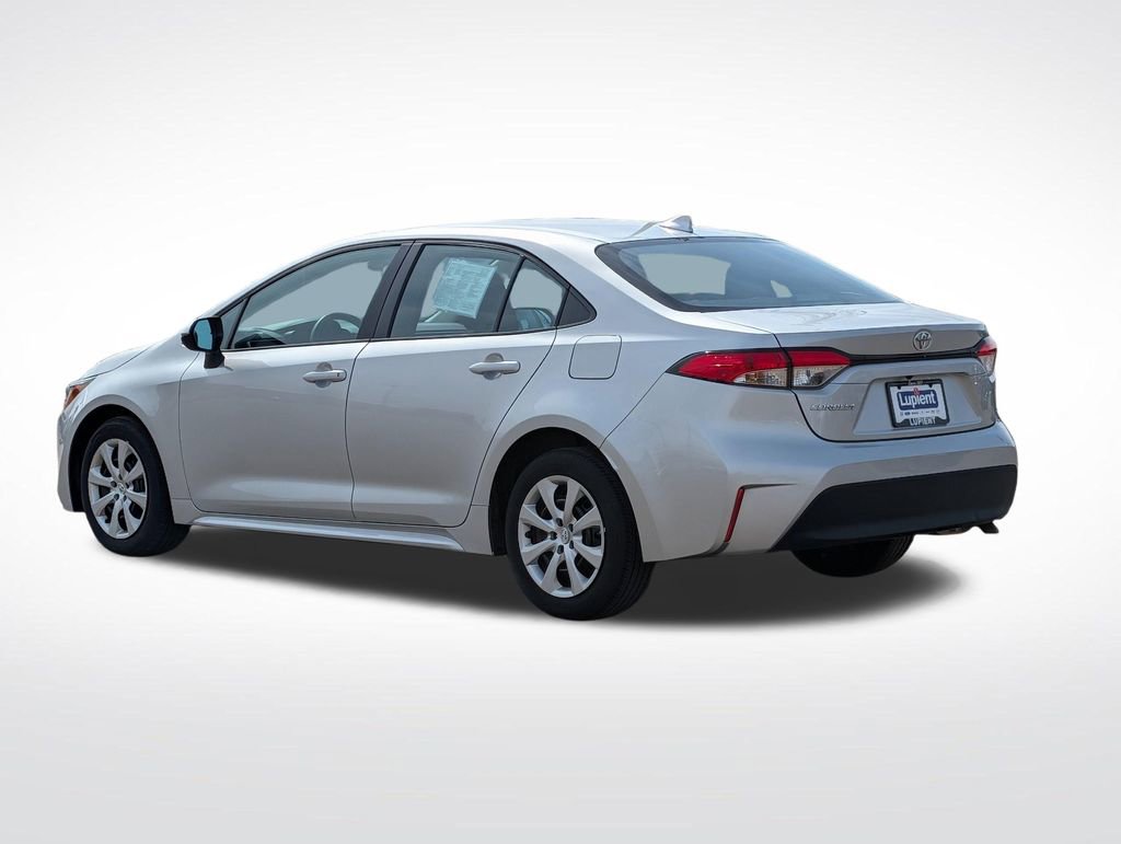 Used 2025 Toyota Corolla LE image 4