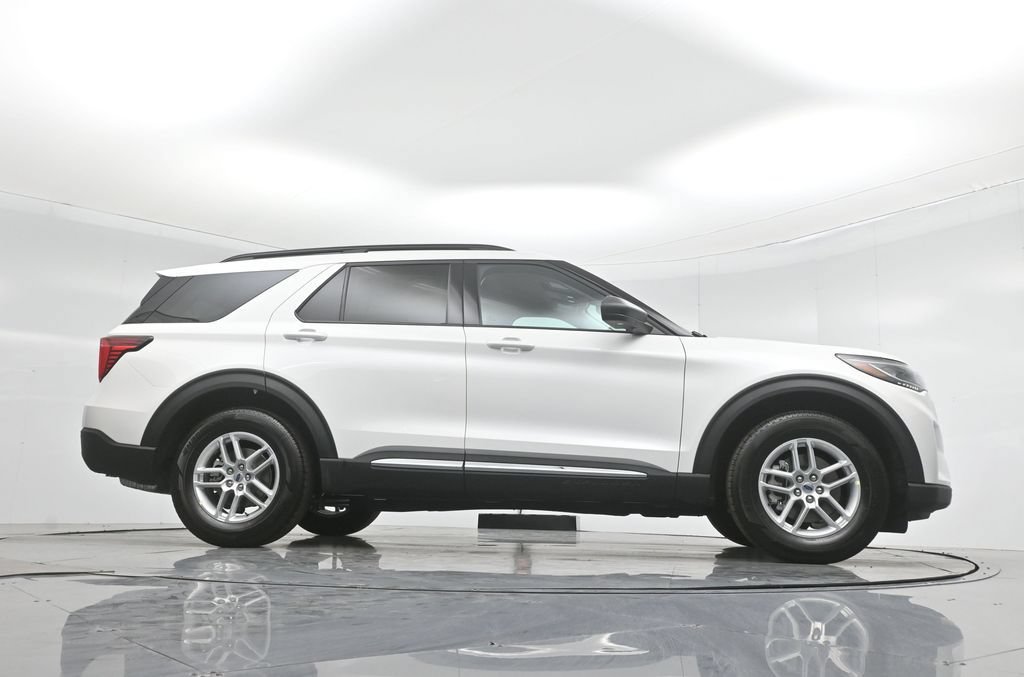 Certified 2025 Ford Explorer Active RWD image 47