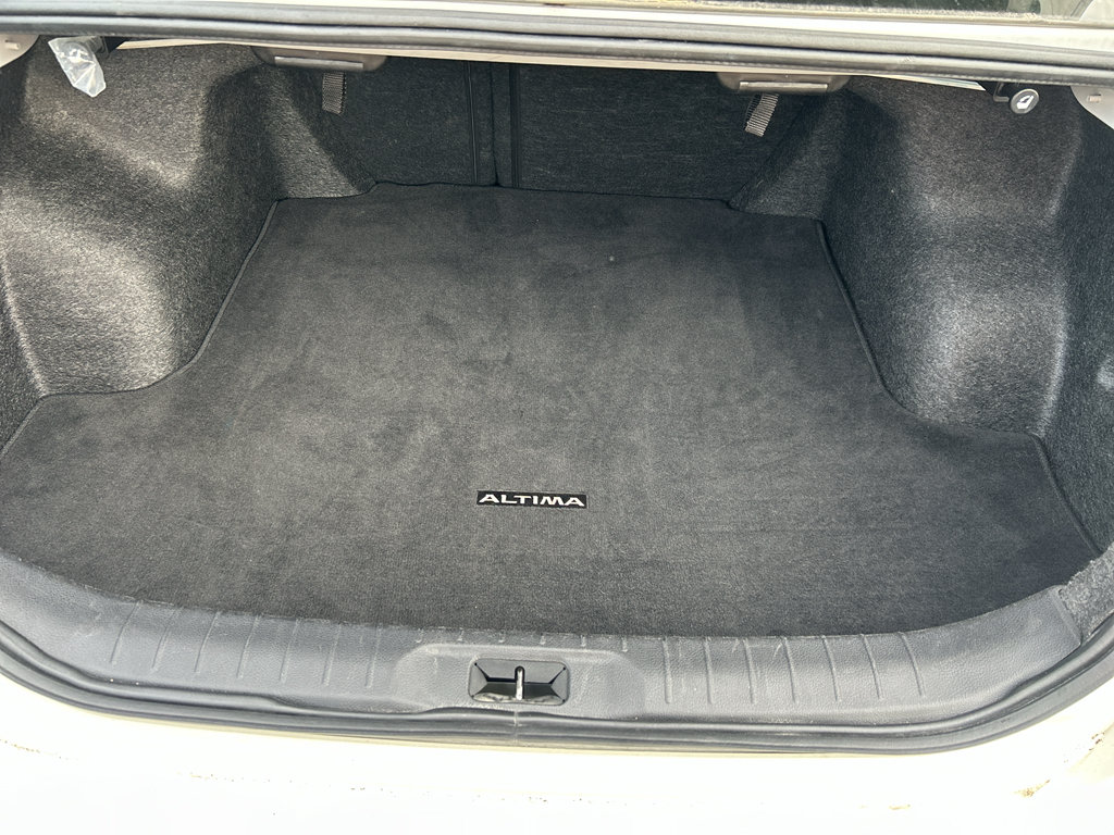 Used 2024 Nissan Altima 2.5 SR FWD image 12