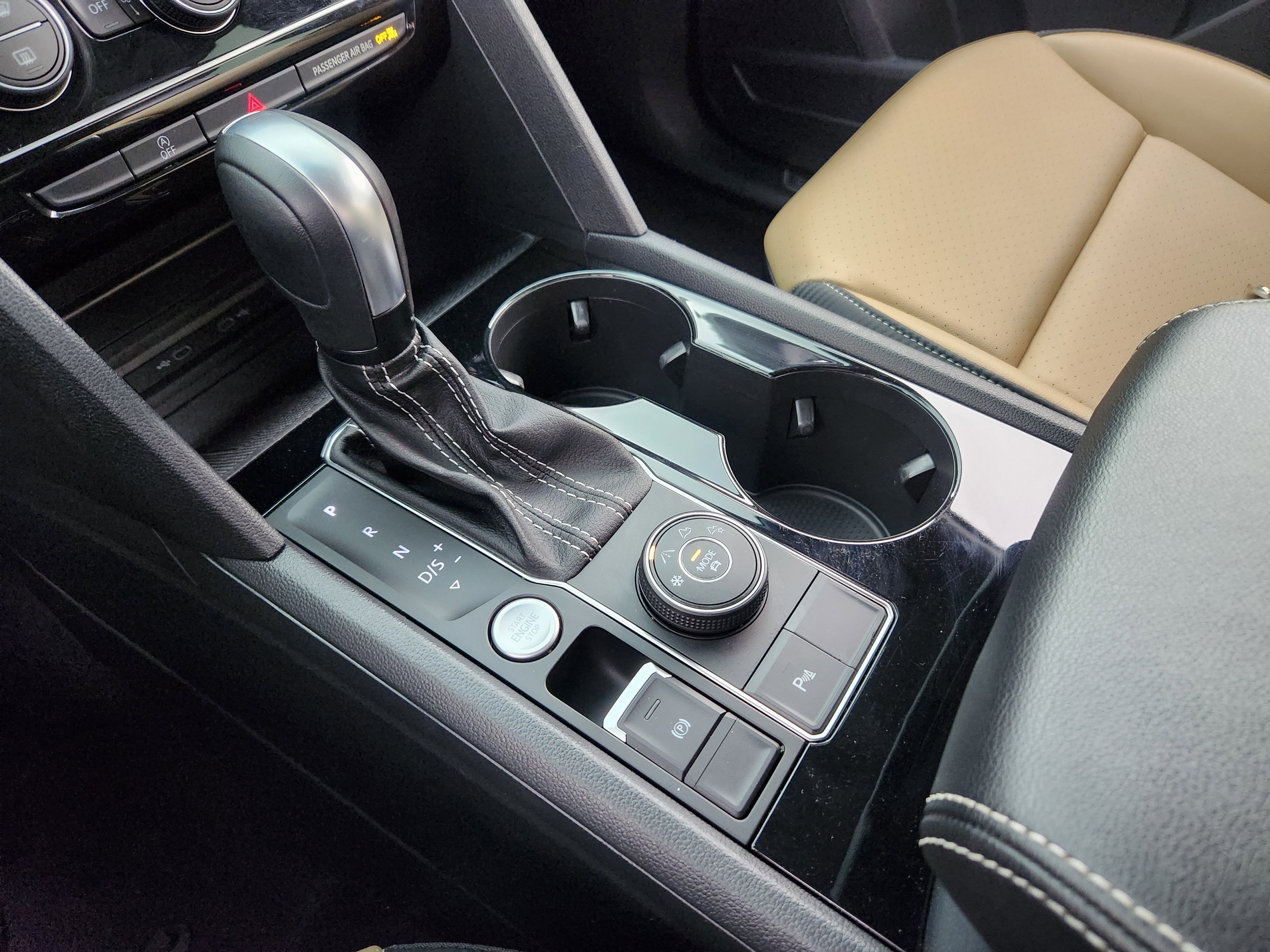 Used 2022 Volkswagen Atlas Cross Sport SE image 25