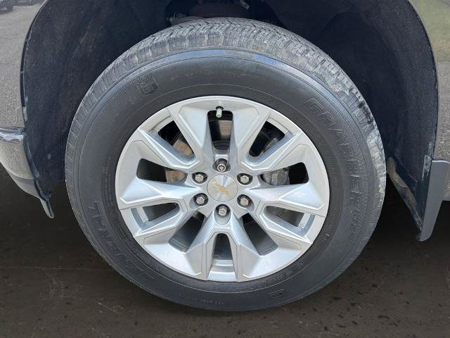 Used 2022 Chevrolet Silverado 1500 Custom w/ Safety Confidence Package AWD/4WD image 25