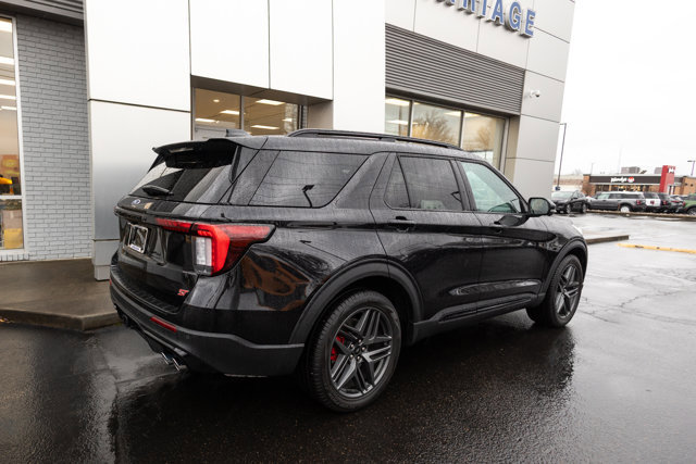 Certified 2025 Ford Explorer ST image 4