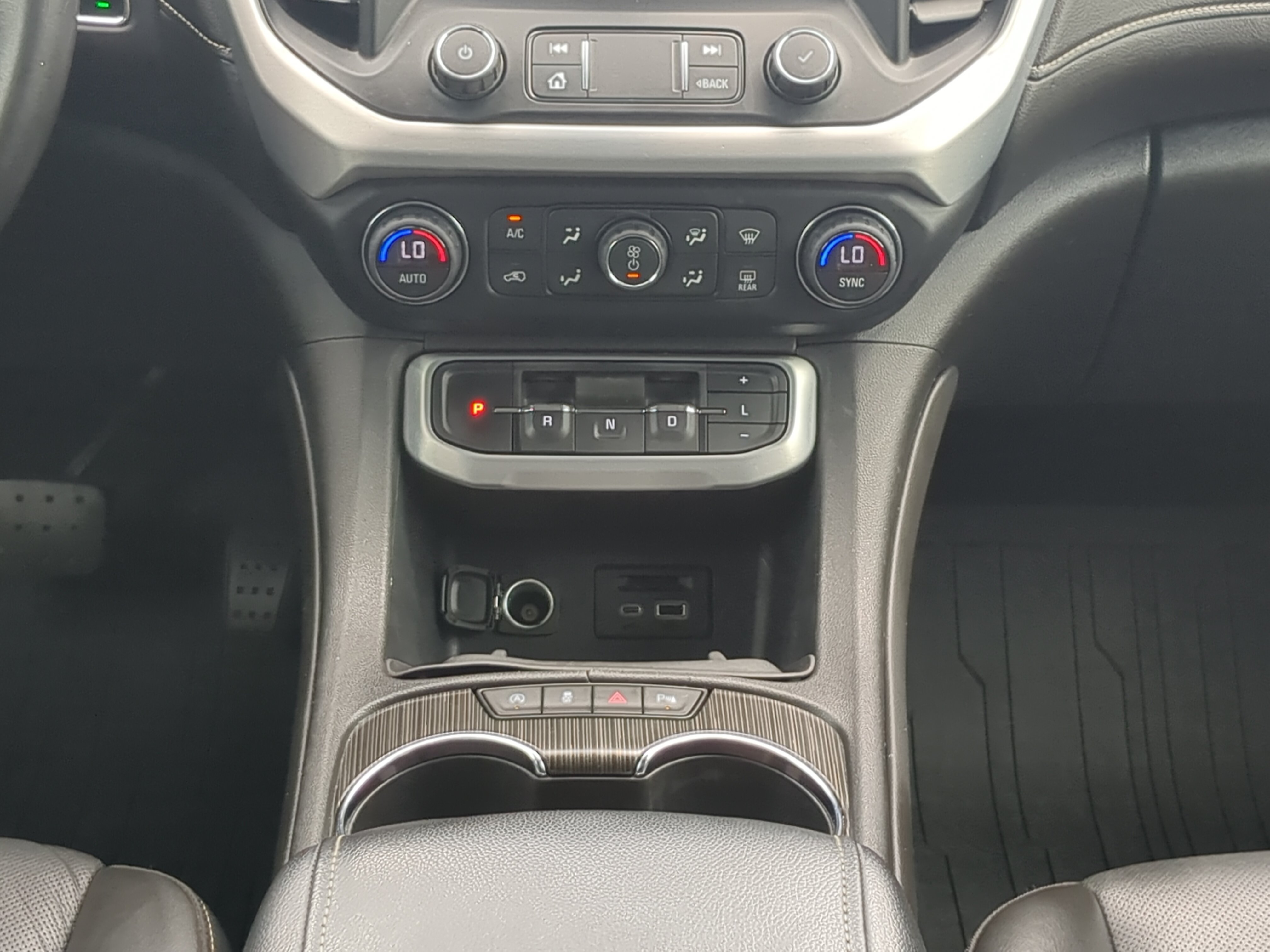 Used 2021 GMC Acadia SLT w/ Trailering Package FWD image 17