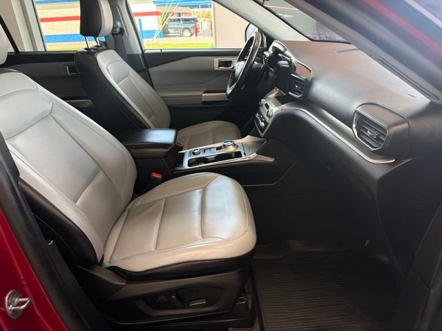 Certified 2021 Ford Explorer XLT w/ Equipment Group 202A AWD/4WD image 13